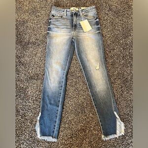 KanCan Jeans brand new with tags size 3/25.
